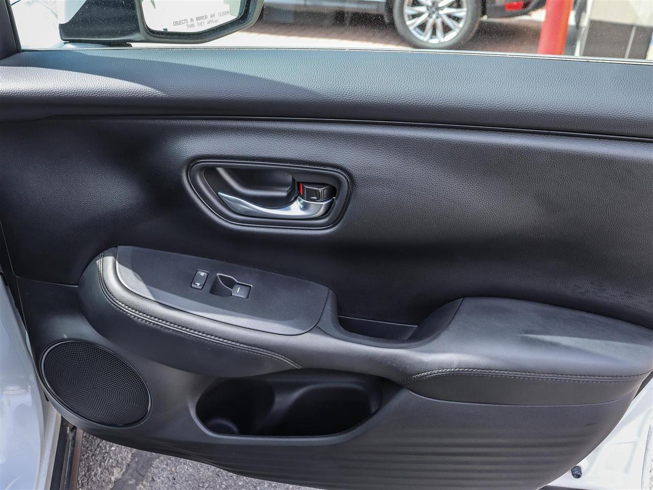 2025 Honda HR-V LX 2WD BACKUP CAM APPLE CARPLAY/ANDROID AUTO Photo