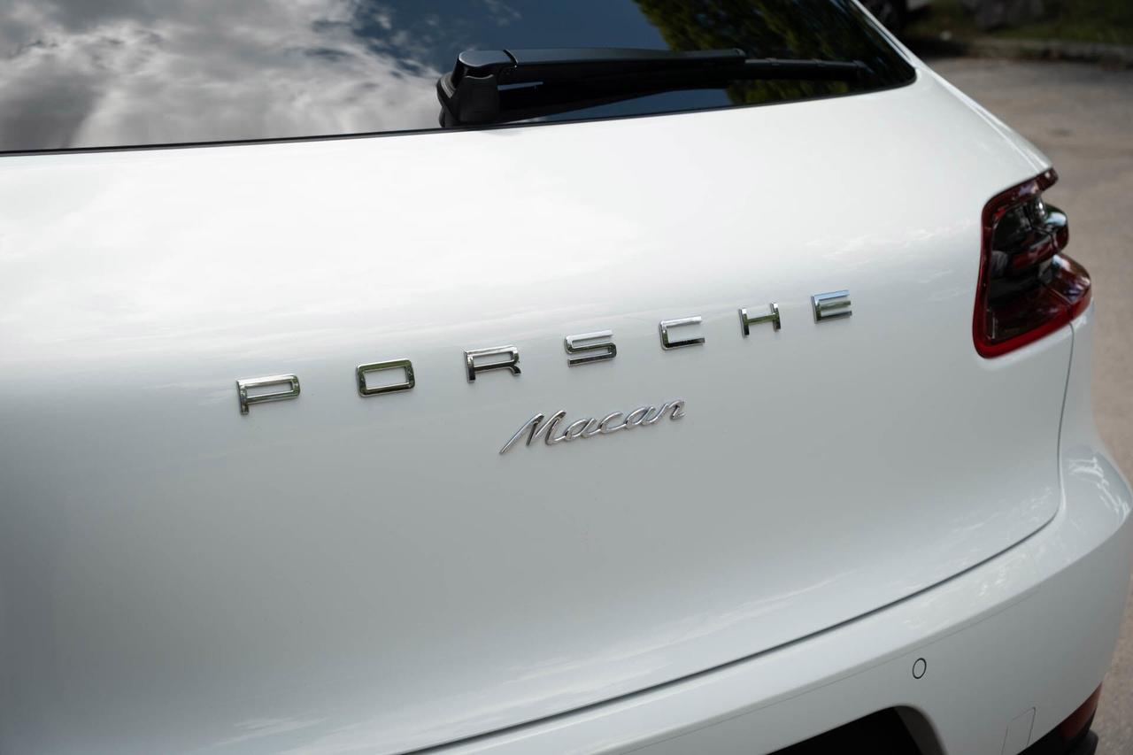 2018 Porsche Macan 2 SET OF WHEELS Photo