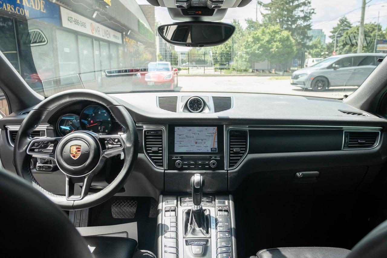 2018 Porsche Macan 2 SET OF WHEELS Photo