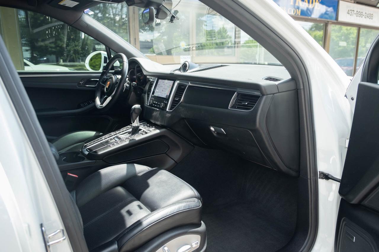 2018 Porsche Macan 2 SET OF WHEELS Photo