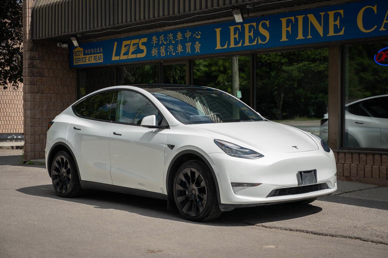 2023 Tesla Model Y Long Range   New Tires and Brakes Photo0
