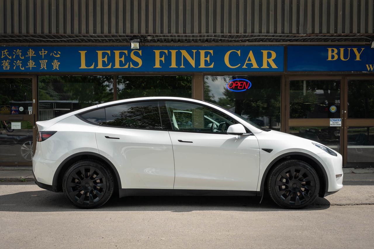 2023 Tesla Model Y Long Range   New Tires and Brakes Photo