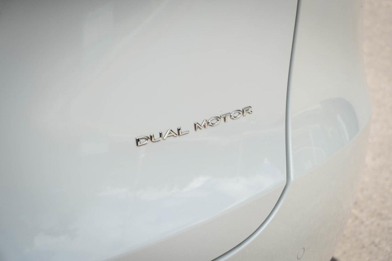 2023 Tesla Model Y Long Range   New Tires and Brakes Photo