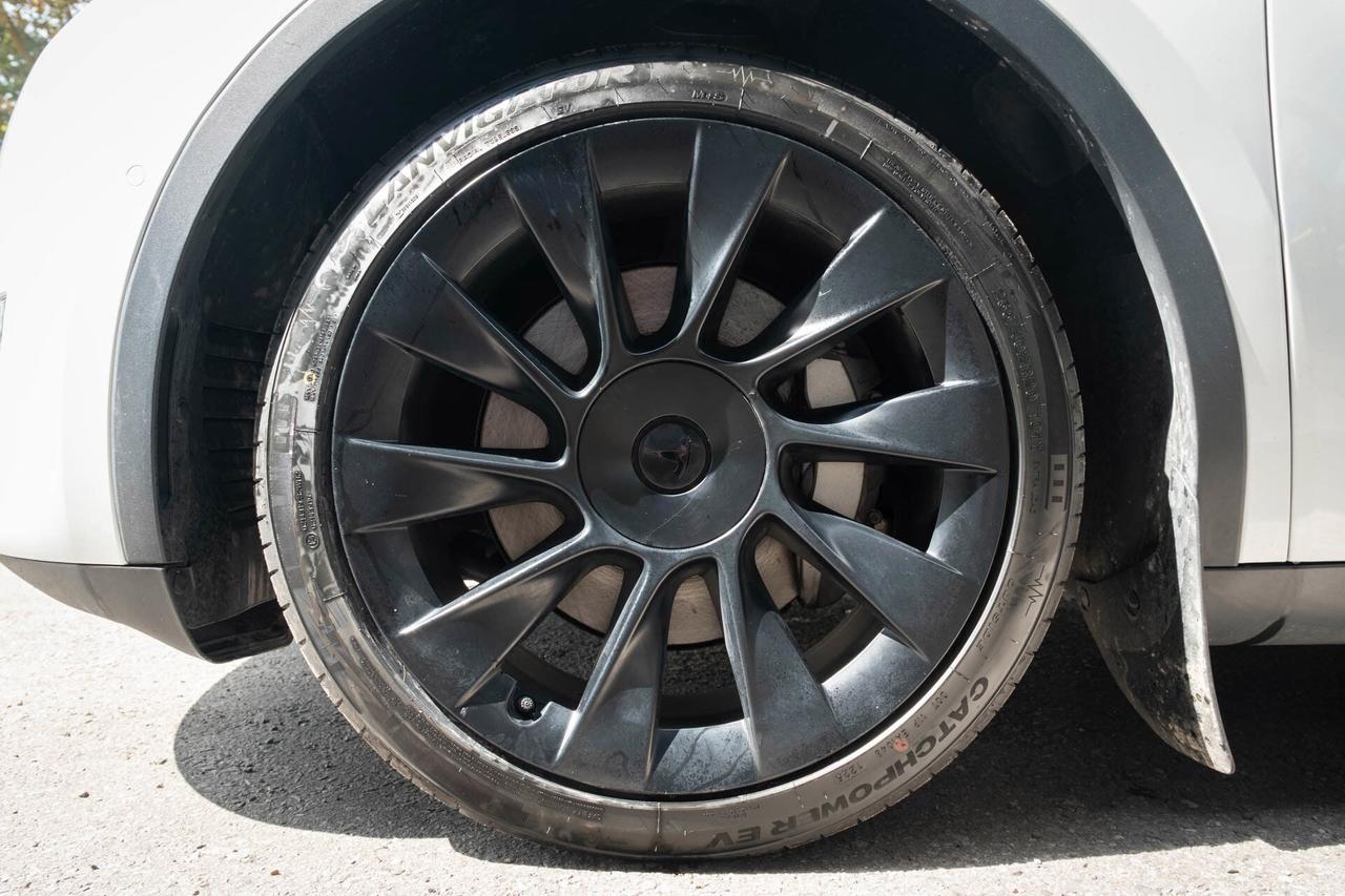 2023 Tesla Model Y Long Range   New Tires and Brakes Photo