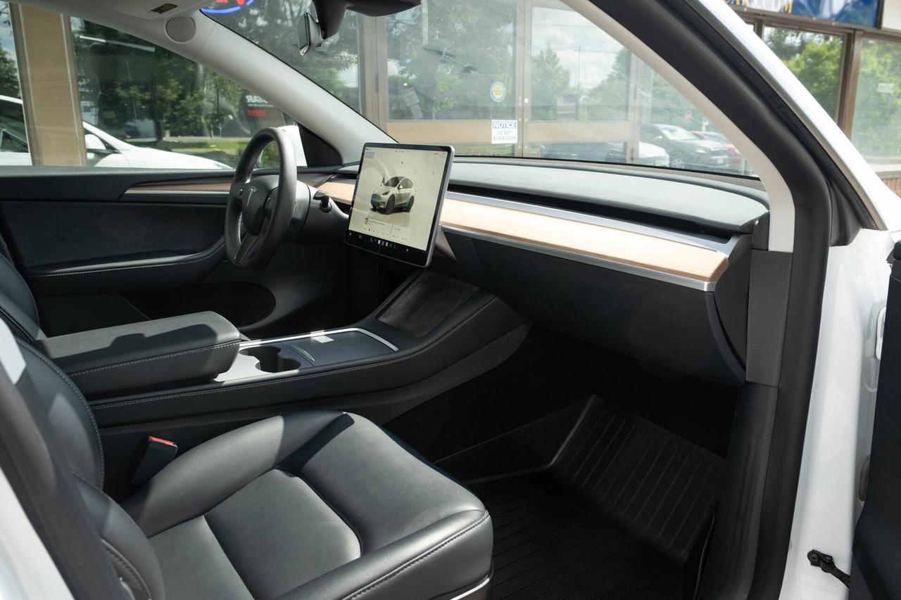 2023 Tesla Model Y Long Range   New Tires and Brakes Photo