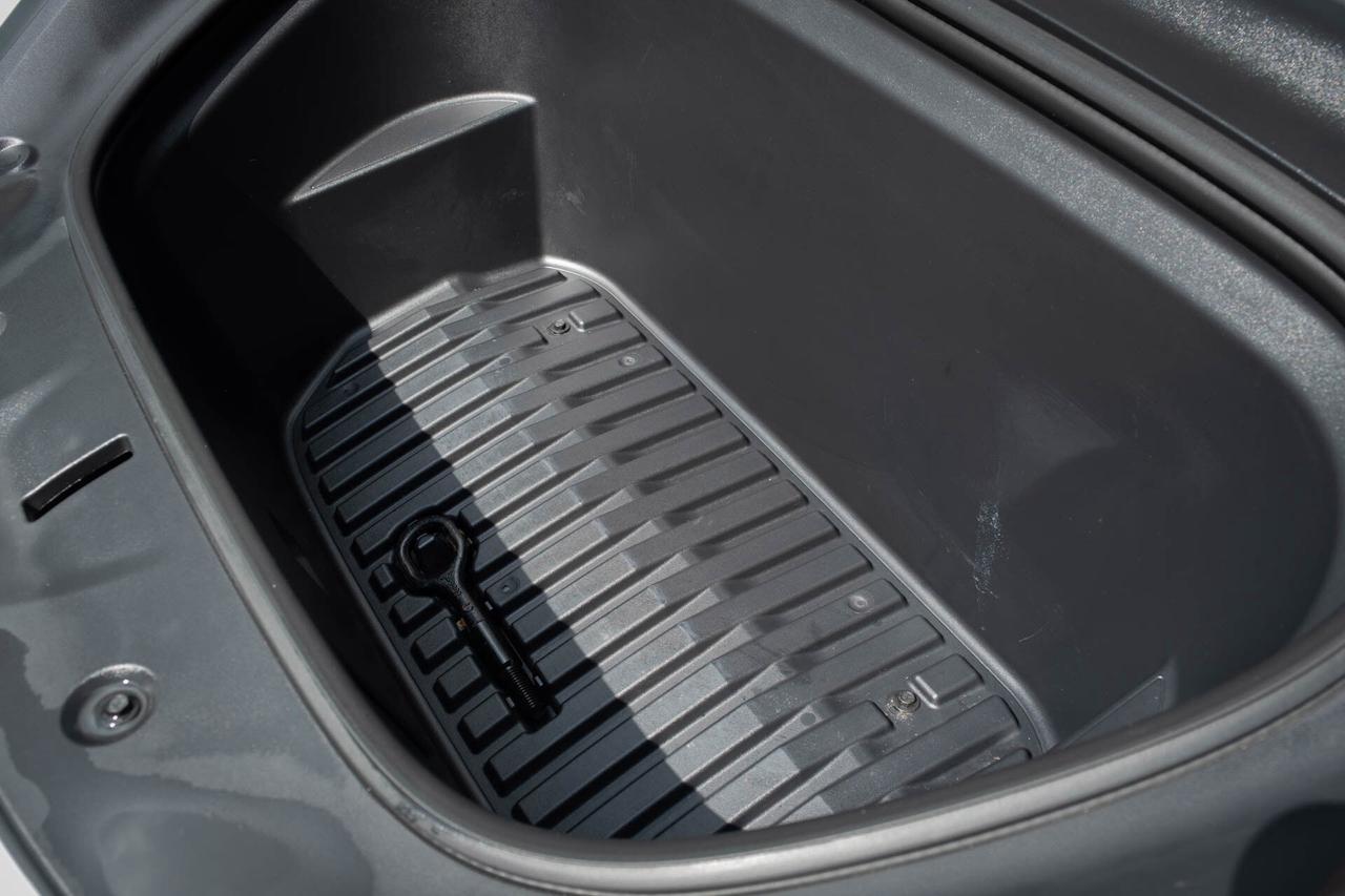 2023 Tesla Model Y Long Range   New Tires and Brakes Photo