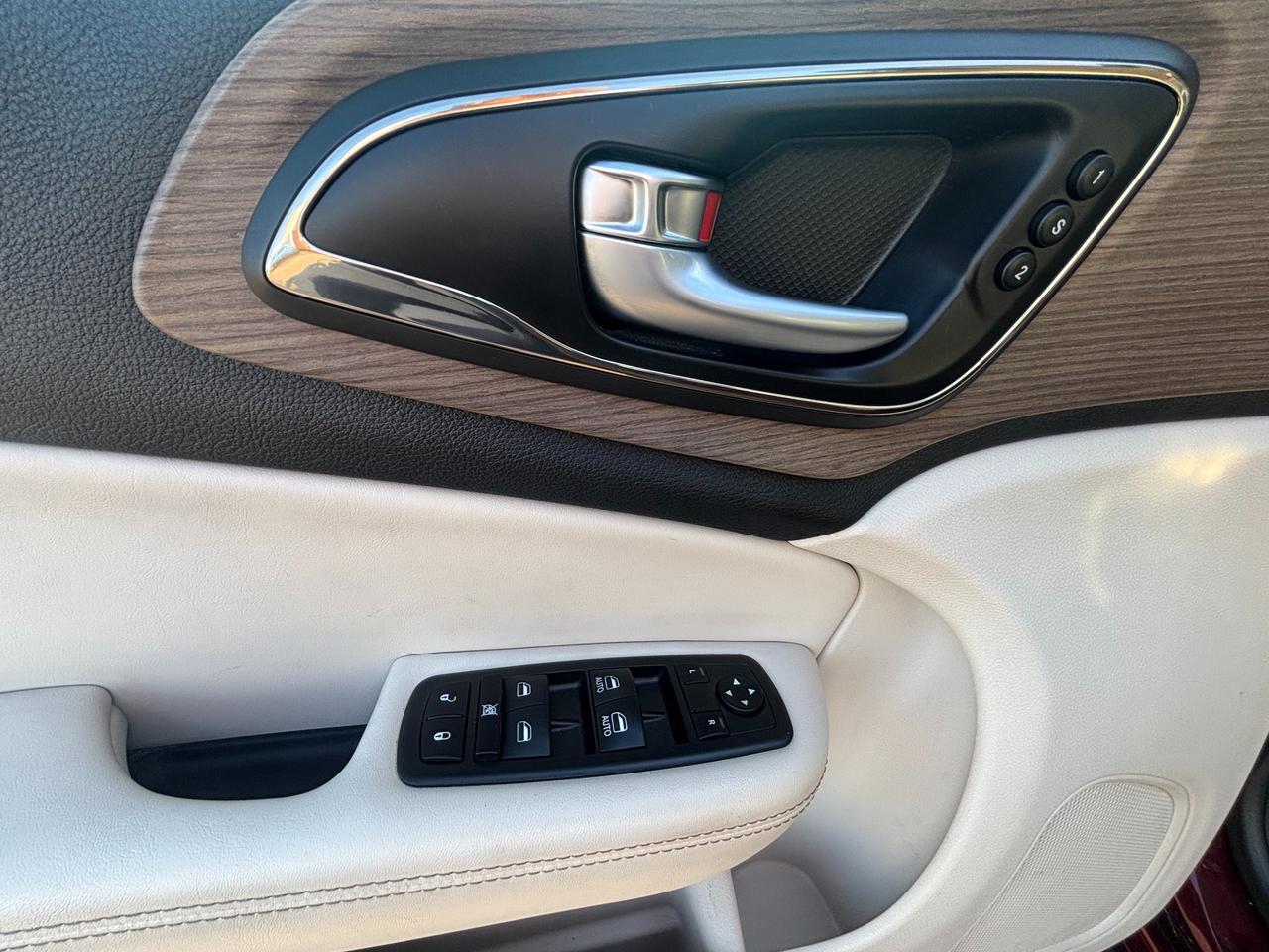 2015 Chrysler 200 C 4dr All-Wheel Drive Sedan Photo