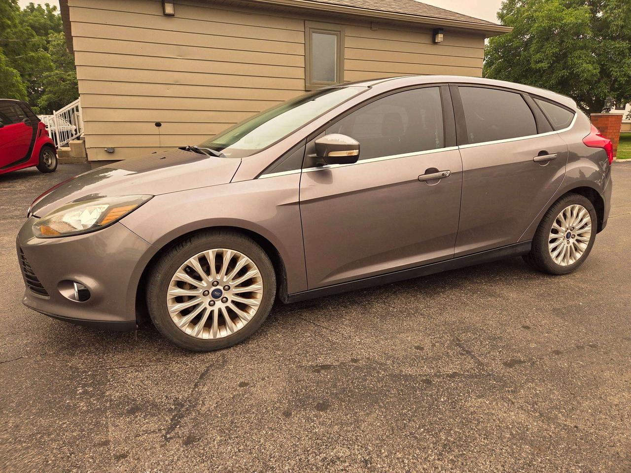 2012 Ford Focus Titanium Photo0