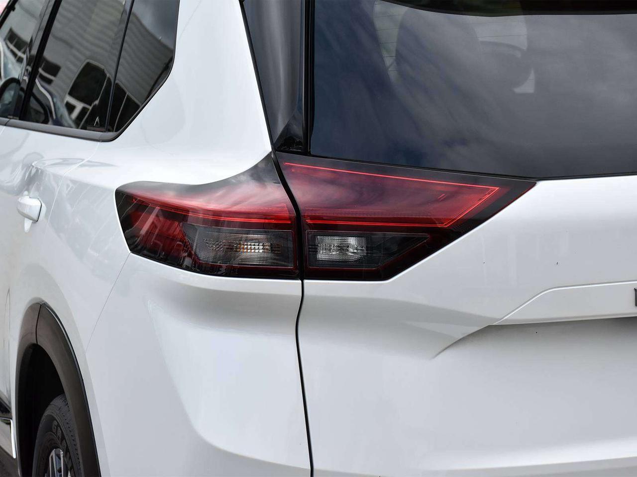 2026 Nissan Rogue Platinum  - Certified -  HUD Photo