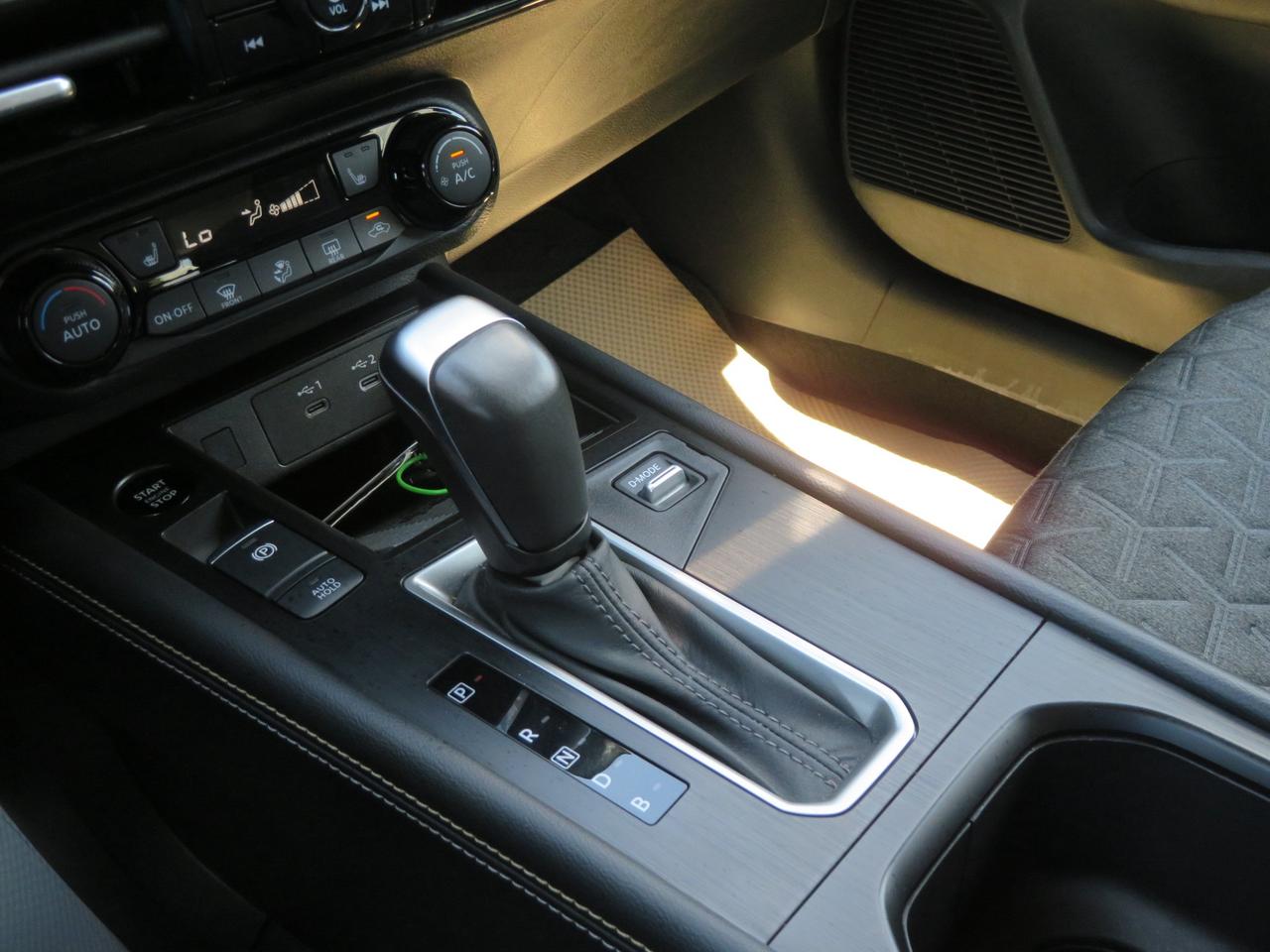 2025 Nissan Kicks SV AWD Photo