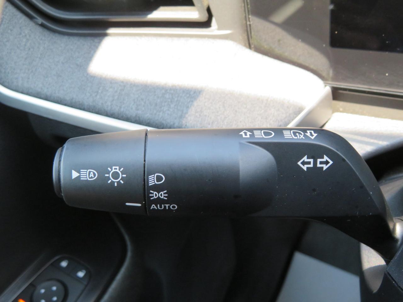 2025 Nissan Kicks SV AWD Photo