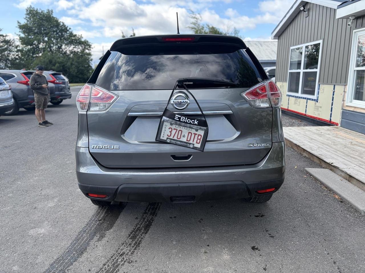 2016 Nissan Rogue  Photo3