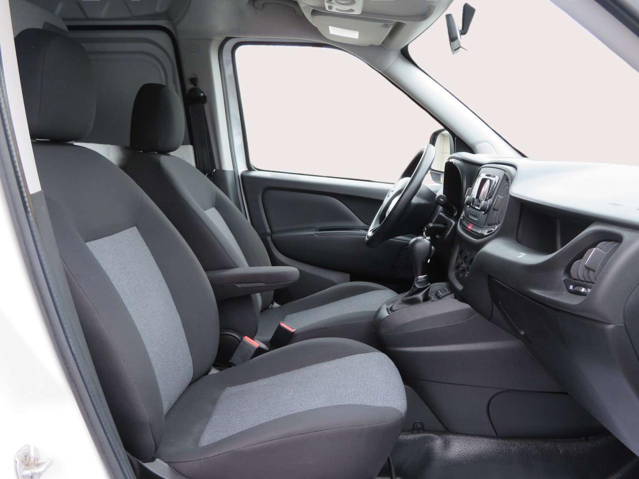 2016 RAM ProMaster 4dr Wgn ST Photo