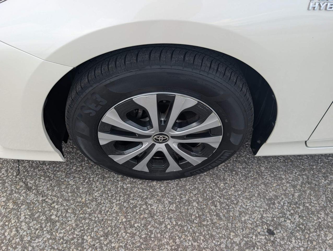 2020 Toyota Prius Prime Upgrade 5dr Hatchback Photo