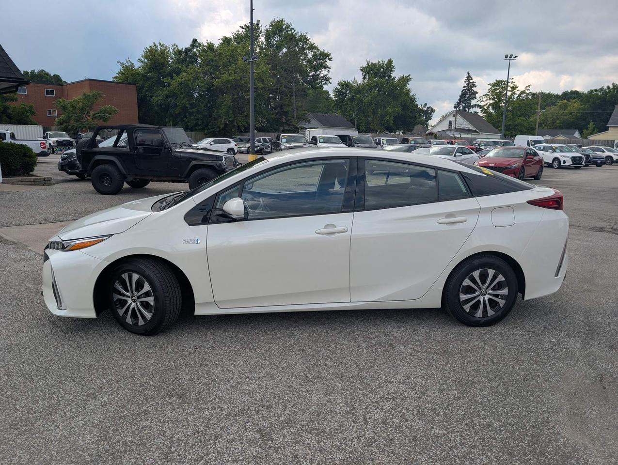 2020 Toyota Prius Prime Upgrade 5dr Hatchback Photo