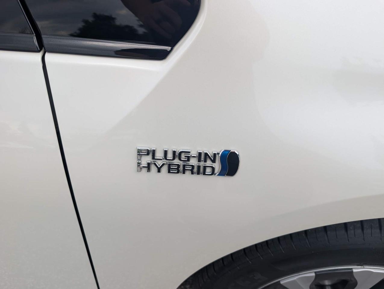 2020 Toyota Prius Prime Upgrade 5dr Hatchback Photo