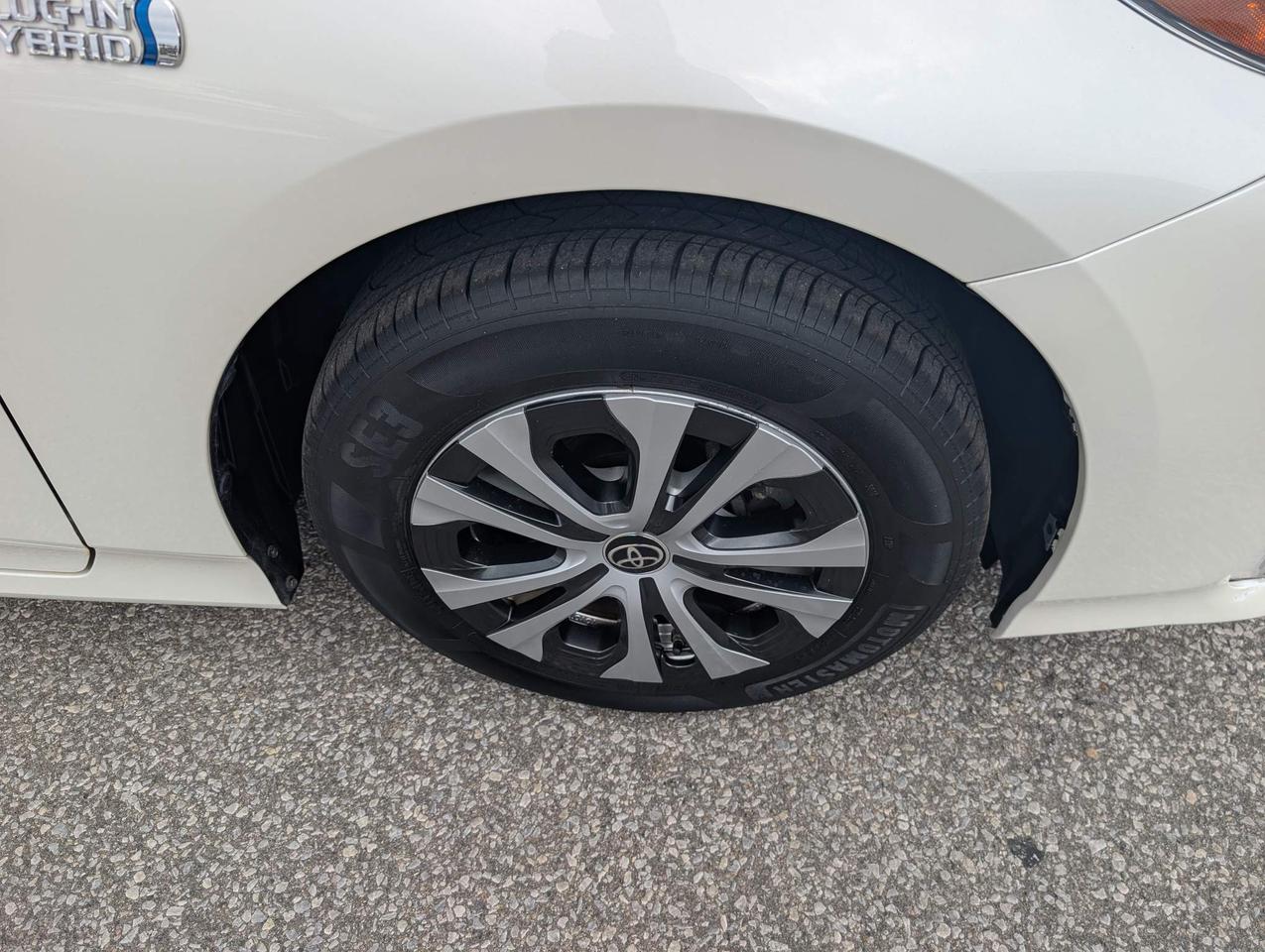 2020 Toyota Prius Prime Upgrade 5dr Hatchback Photo