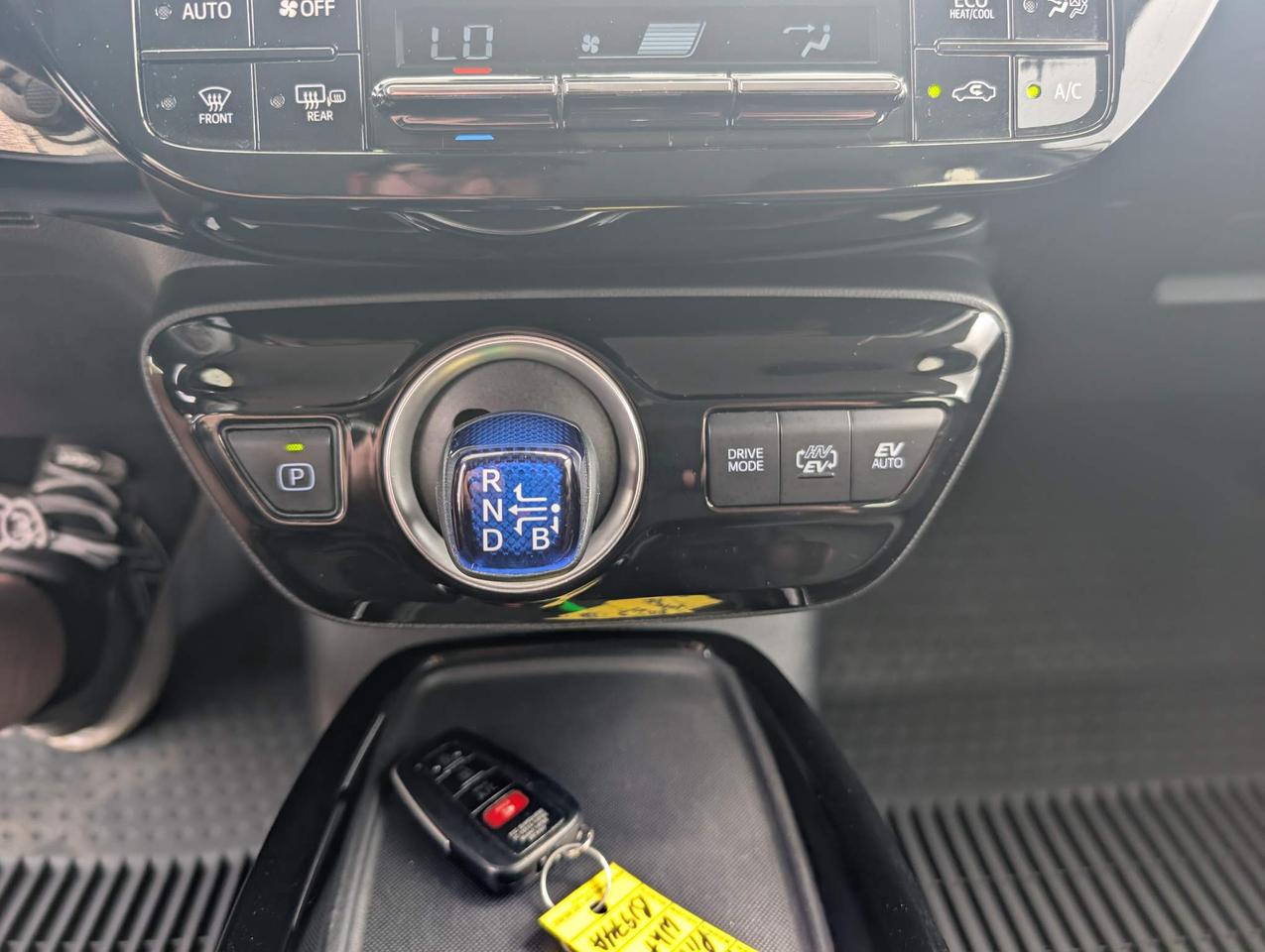 2020 Toyota Prius Prime Upgrade 5dr Hatchback Photo