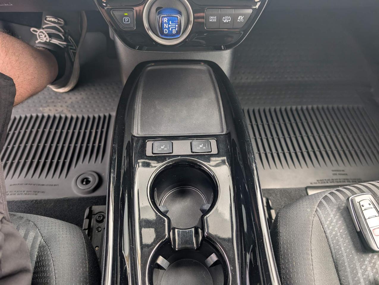2020 Toyota Prius Prime Upgrade 5dr Hatchback Photo