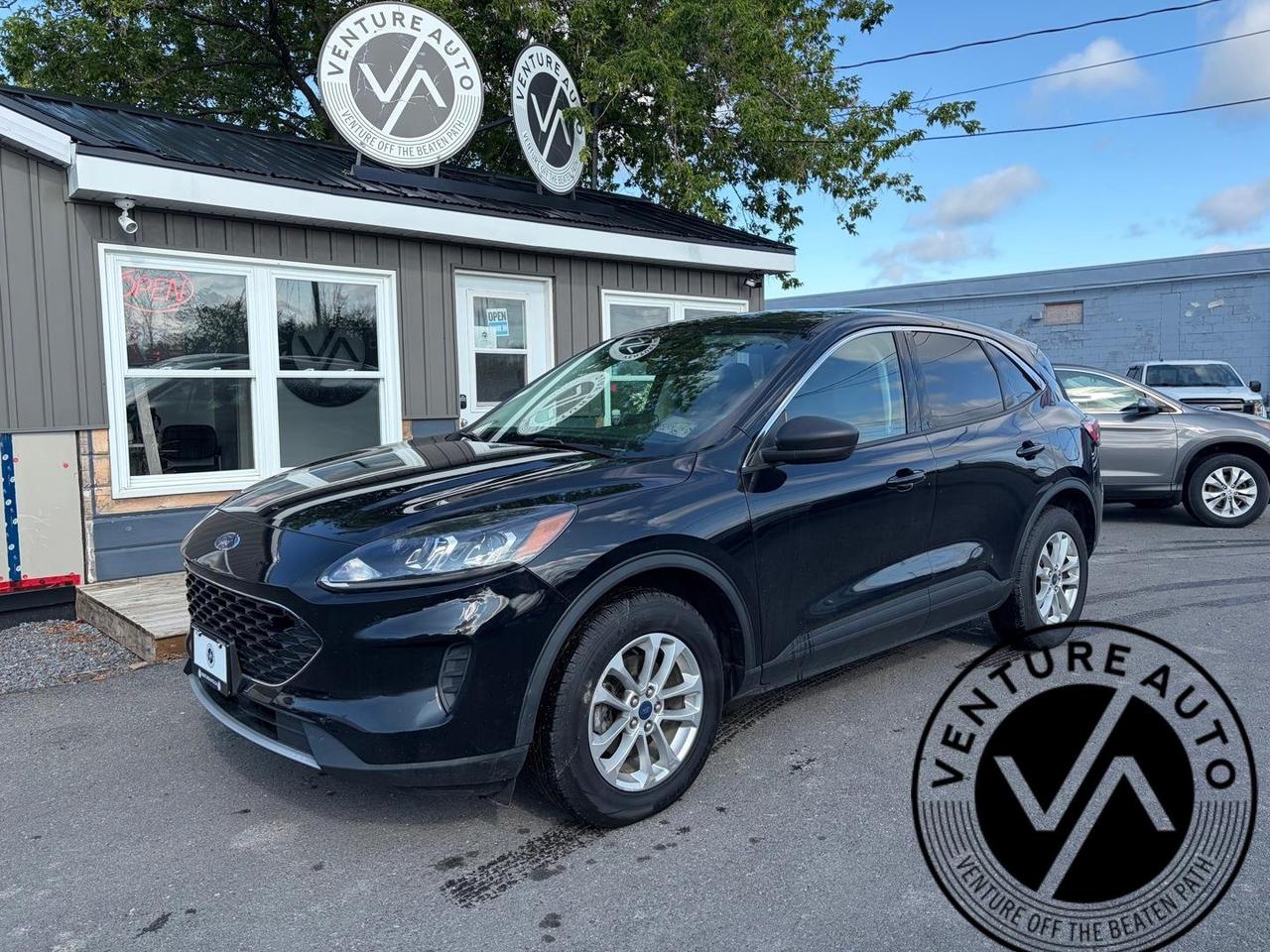 2022 Ford Escape SE 4dr All-Wheel Drive Photo0