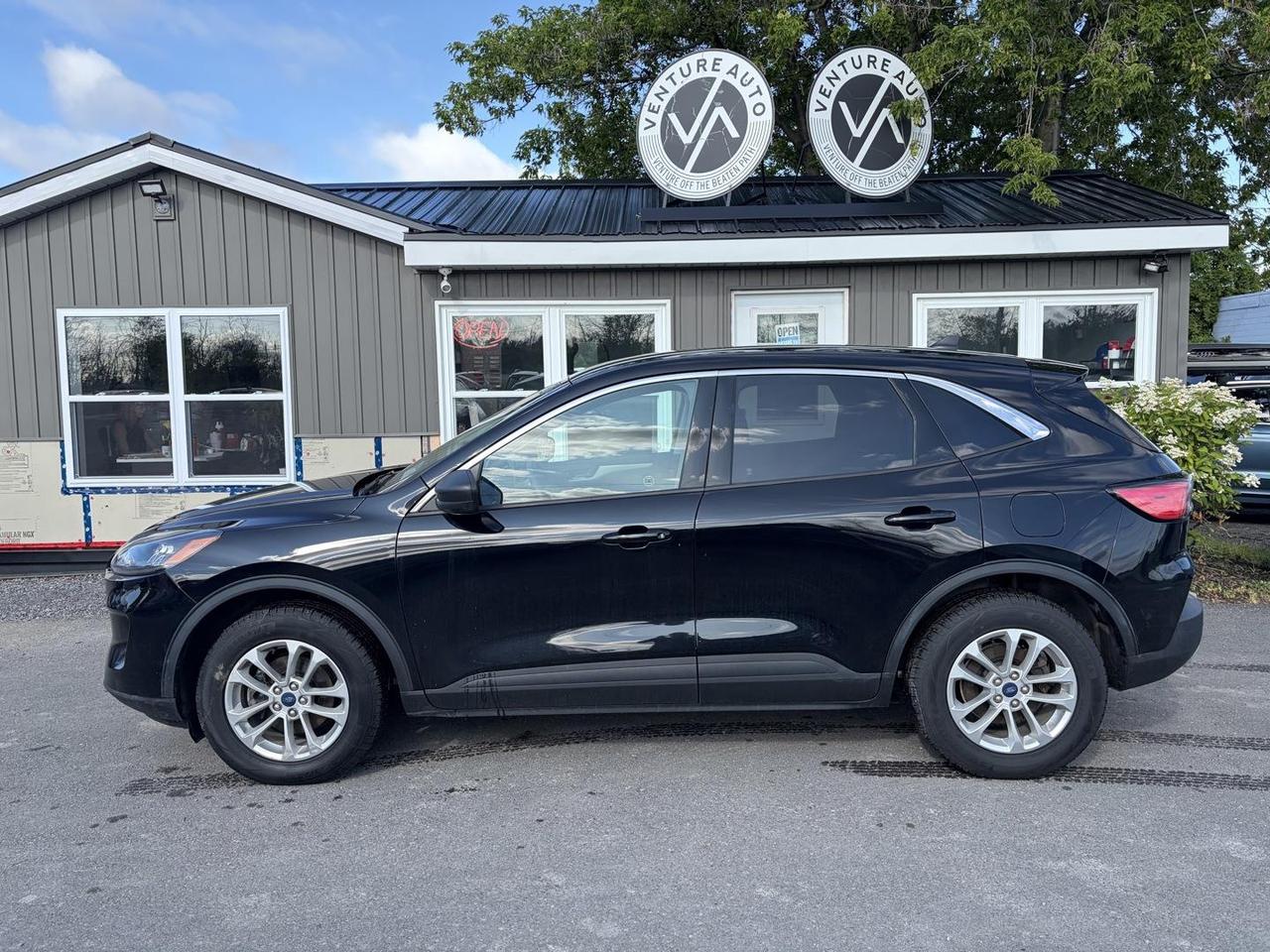 2022 Ford Escape SE 4dr All-Wheel Drive Photo