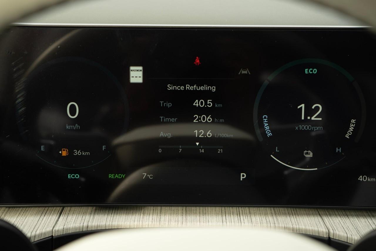 2026 Hyundai Santa Fe Hybrid Ultimate Calligraphy AWD Photo