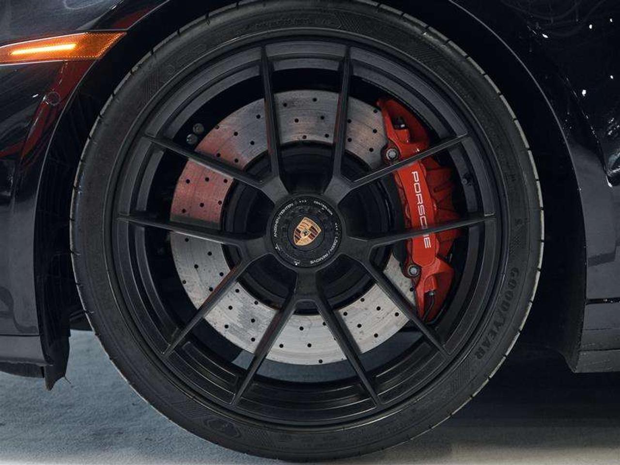 2025 Porsche 911 Carrera 4 GTS Coupe Photo