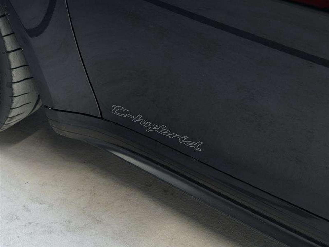 2025 Porsche 911 Carrera 4 GTS Coupe Photo