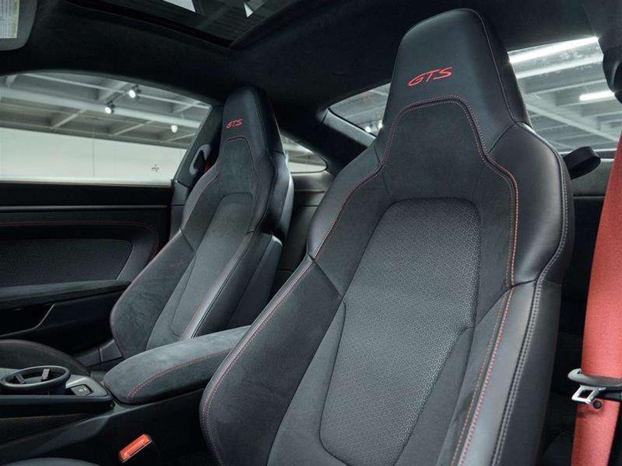 2025 Porsche 911 Carrera 4 GTS Coupe Photo