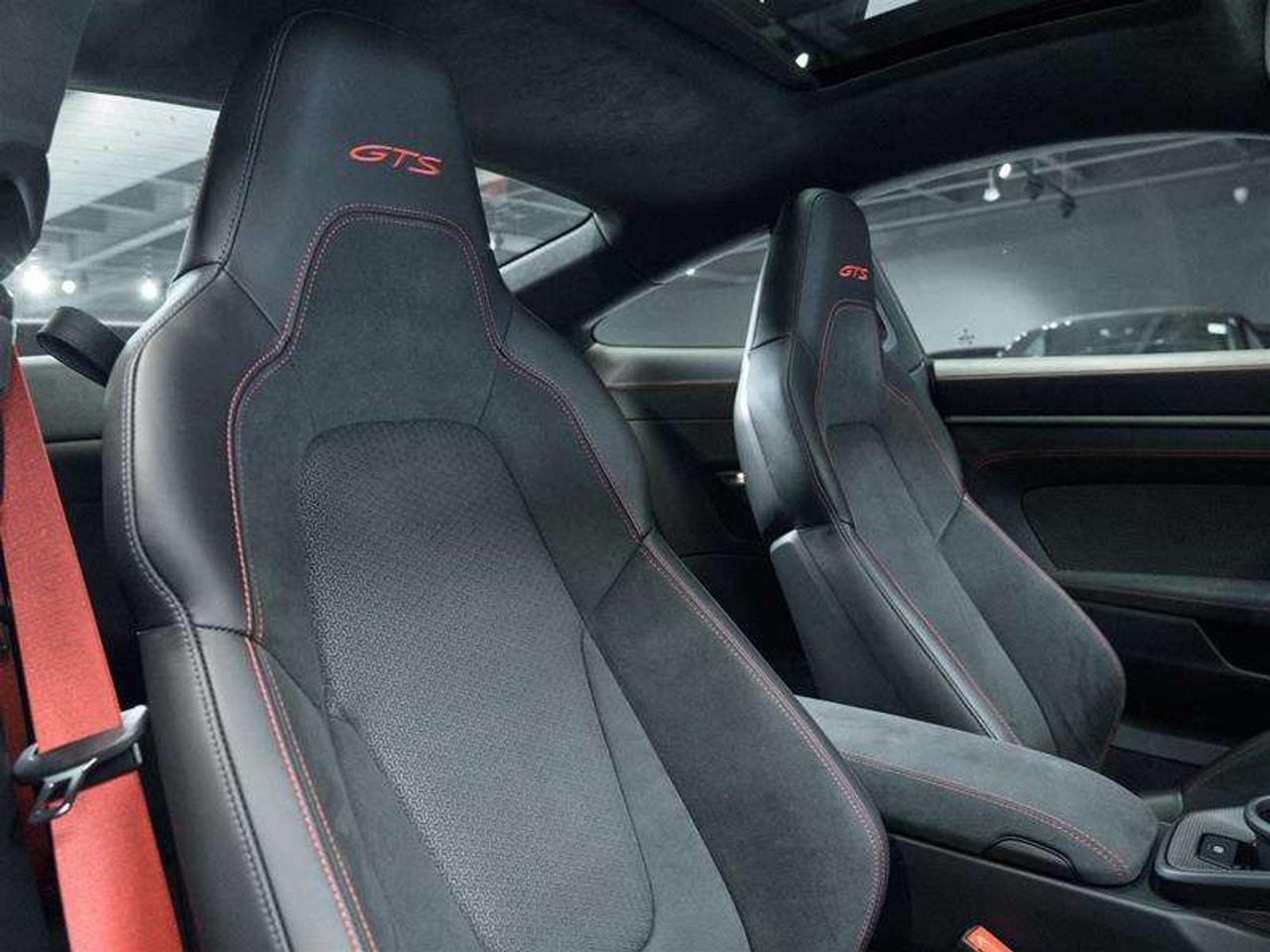 2025 Porsche 911 Carrera 4 GTS Coupe Photo