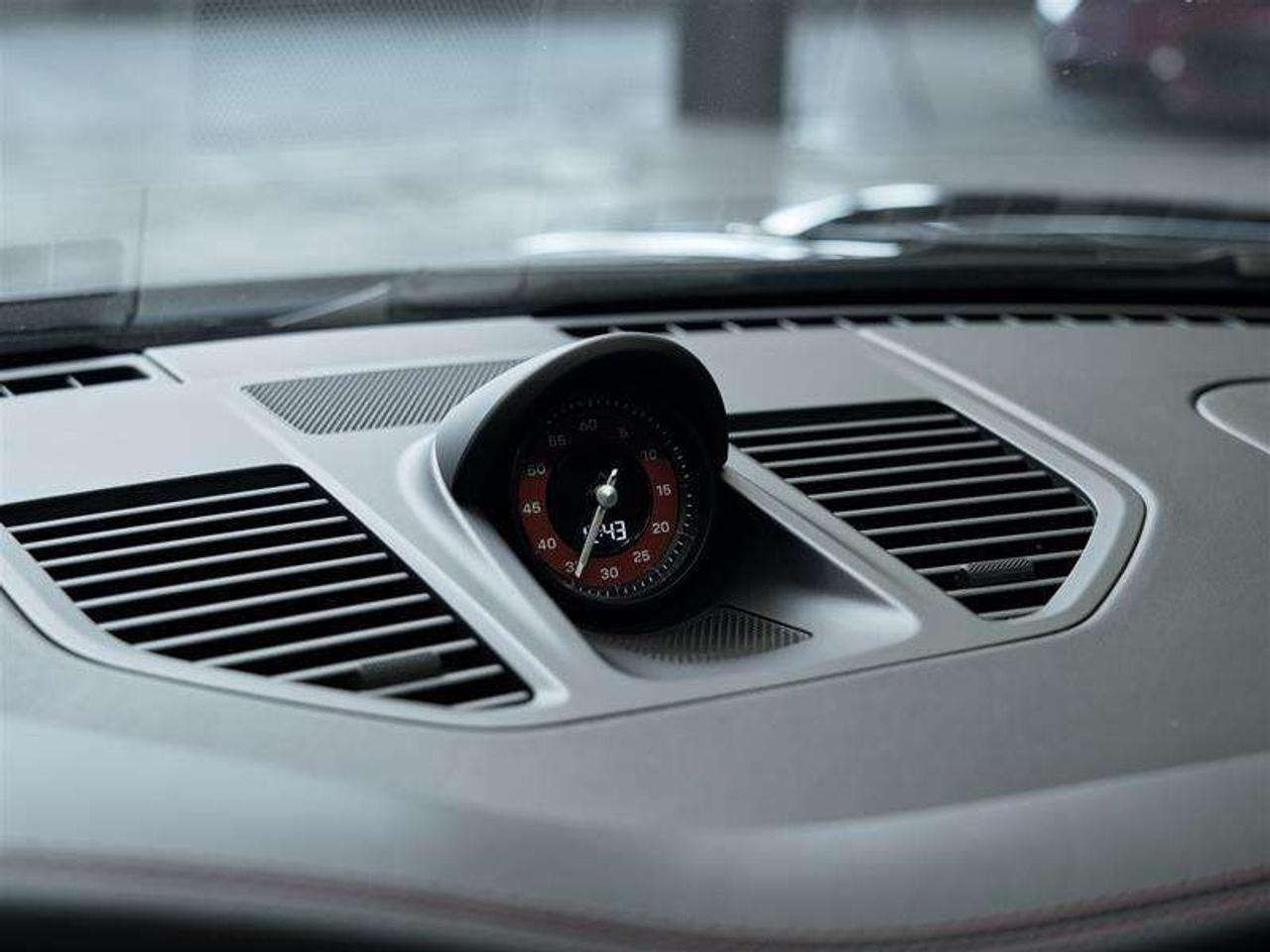 2025 Porsche 911 Carrera 4 GTS Coupe Photo