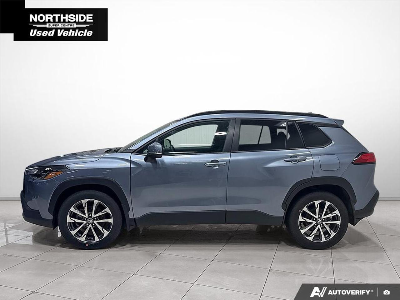 2024 Toyota Corolla Cross LE AWD Photo