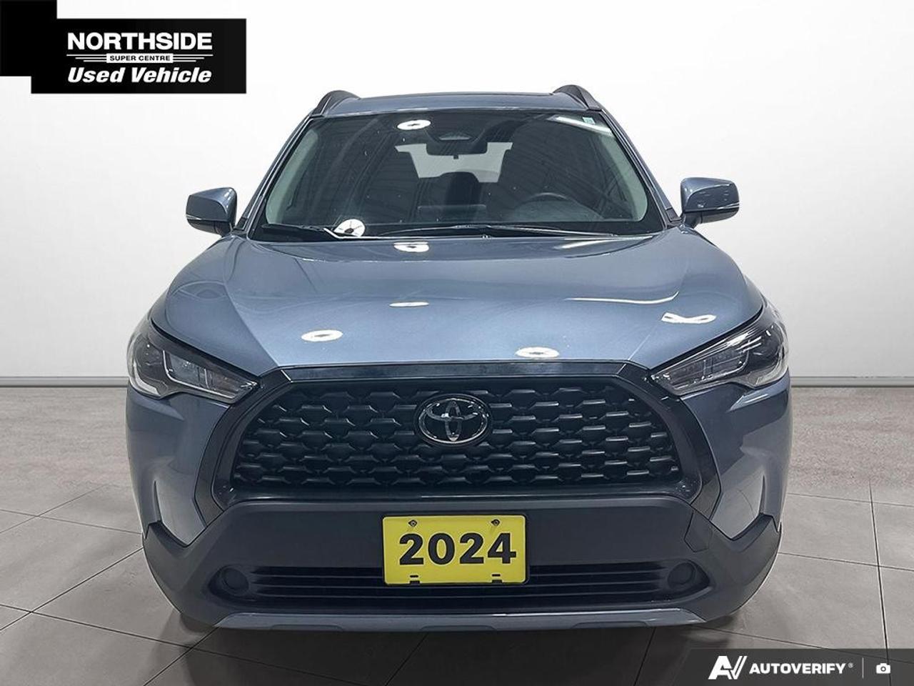 2024 Toyota Corolla Cross LE AWD Photo