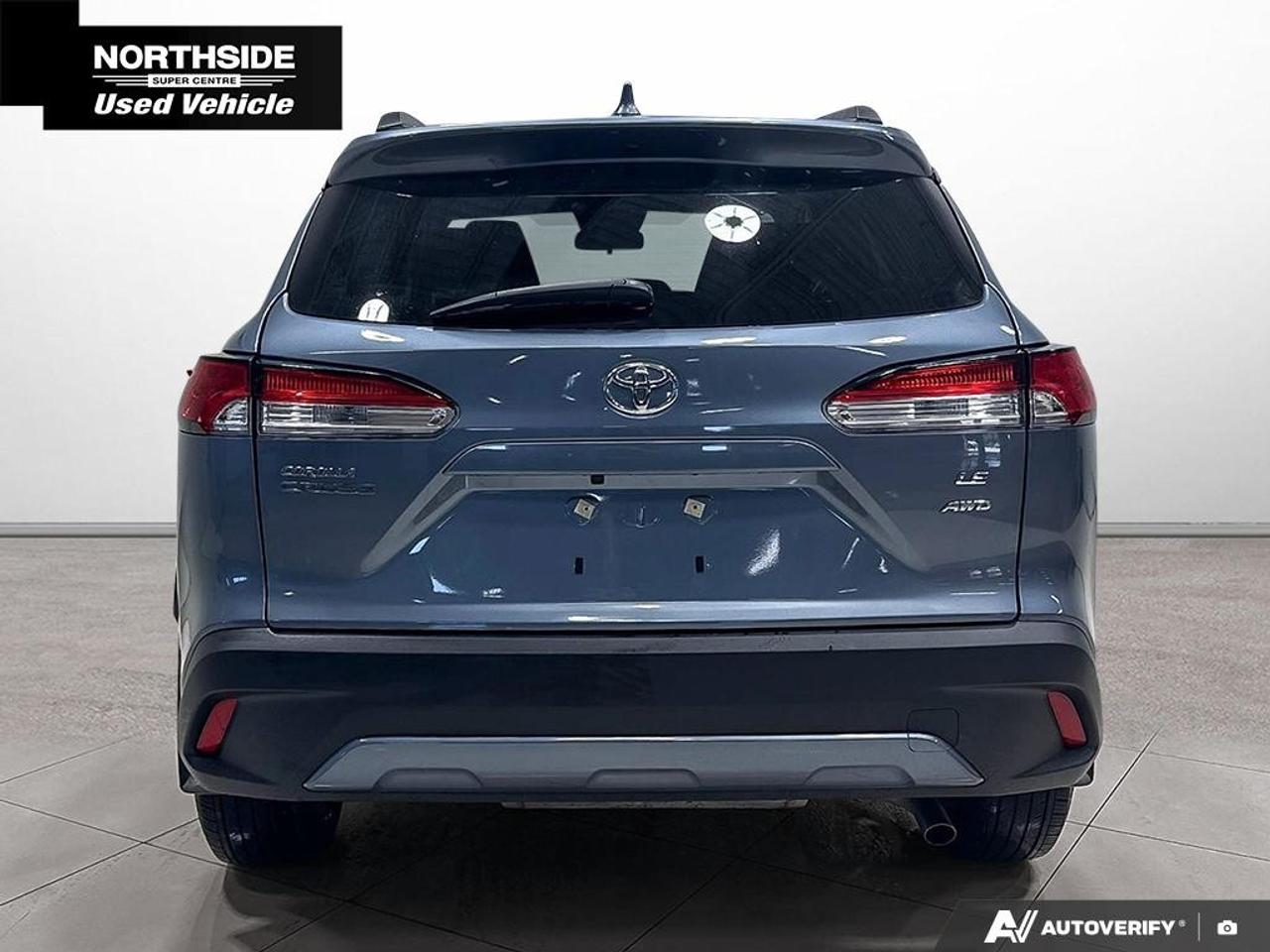 2024 Toyota Corolla Cross LE AWD Photo