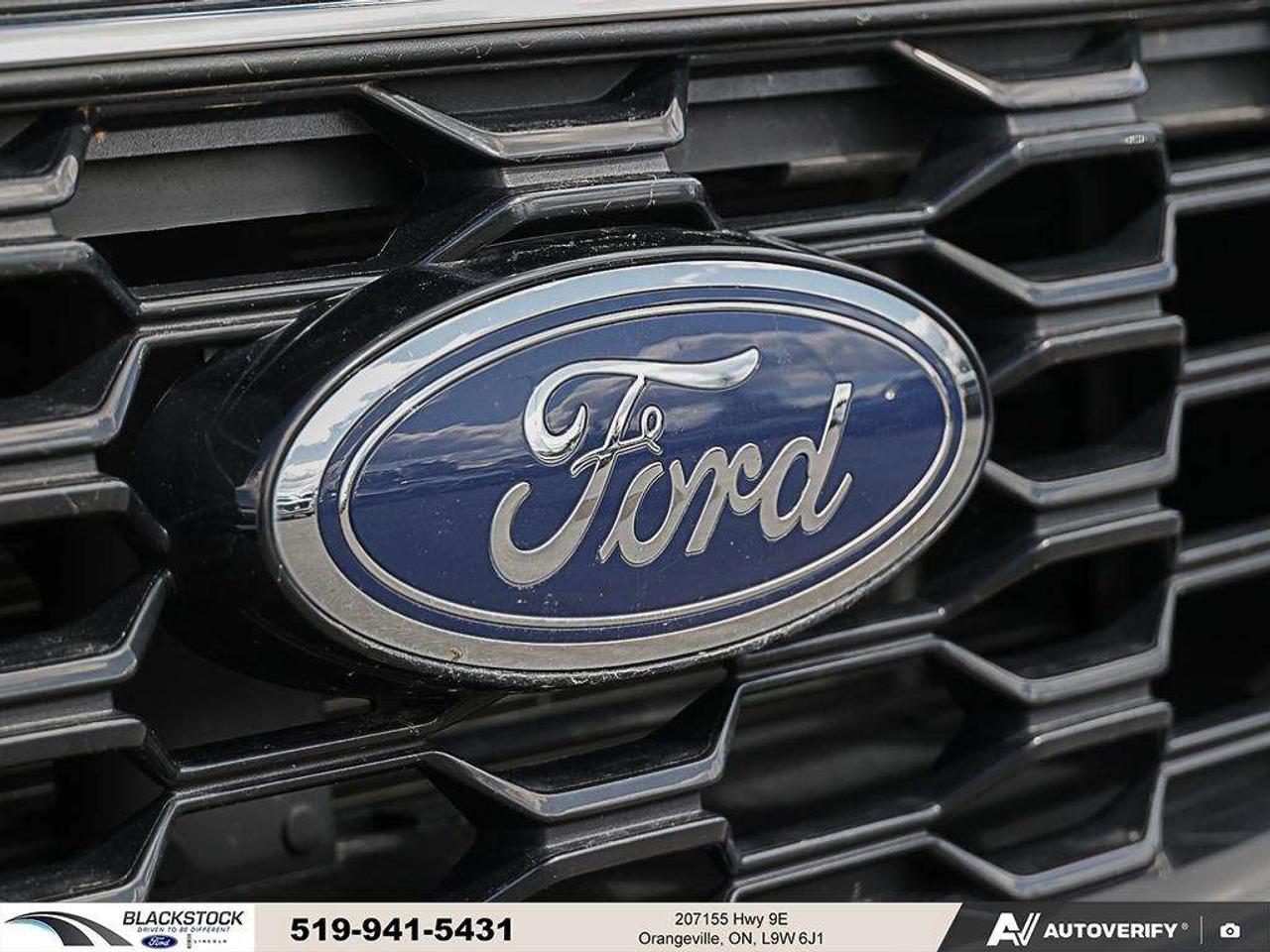 2023 Ford Escape ESCAPE ST LINE Photo
