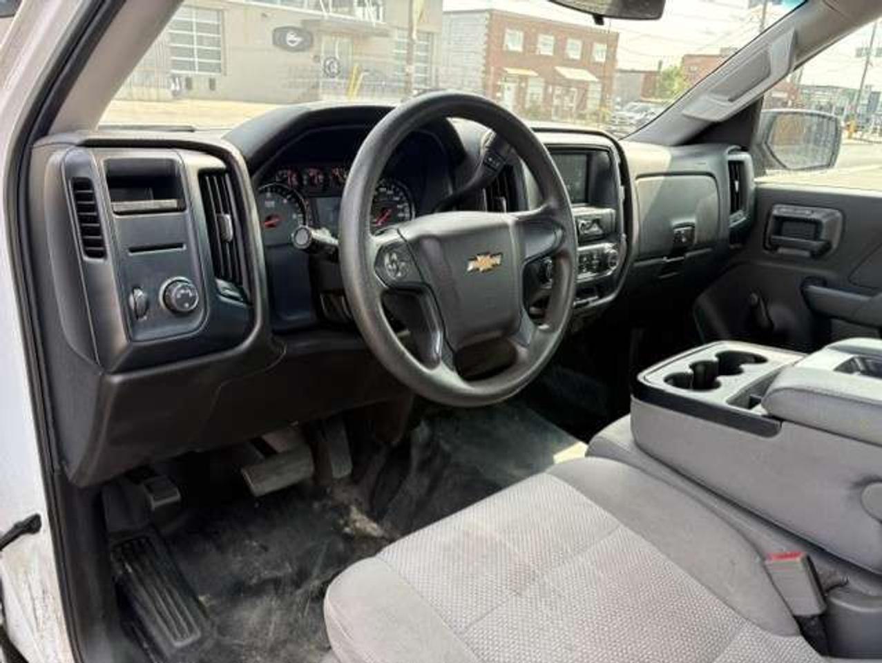 2018 Chevrolet 1500 **REG CAB LONG BOX-1 OWNER-CAMERA-CUSTOM RACKS** Photo