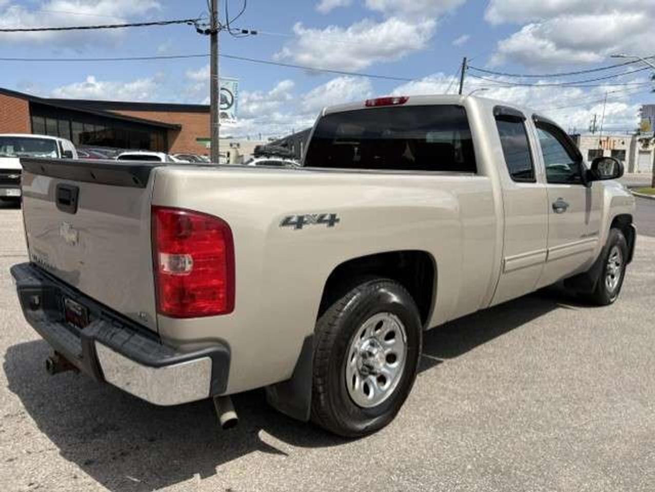 2009 Chevrolet 1500 LS 4WD Ext Cab ONLY 65,000KM-1 OWNER-CERTIFIED! Photo
