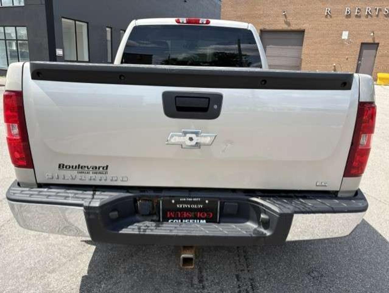 2009 Chevrolet 1500 LS 4WD Ext Cab ONLY 65,000KM-1 OWNER-CERTIFIED! Photo