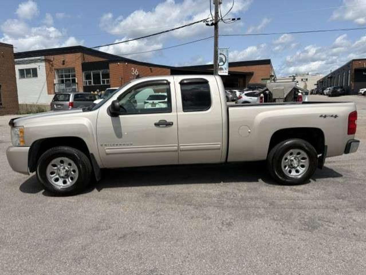 2009 Chevrolet 1500 LS 4WD Ext Cab ONLY 65,000KM-1 OWNER-CERTIFIED! Photo