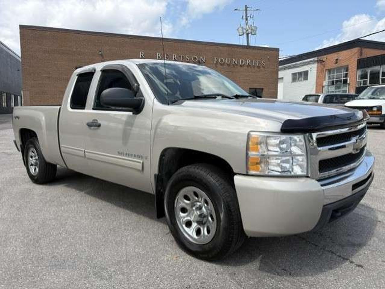 2009 Chevrolet 1500 LS 4WD Ext Cab ONLY 65,000KM-1 OWNER-CERTIFIED! Photo