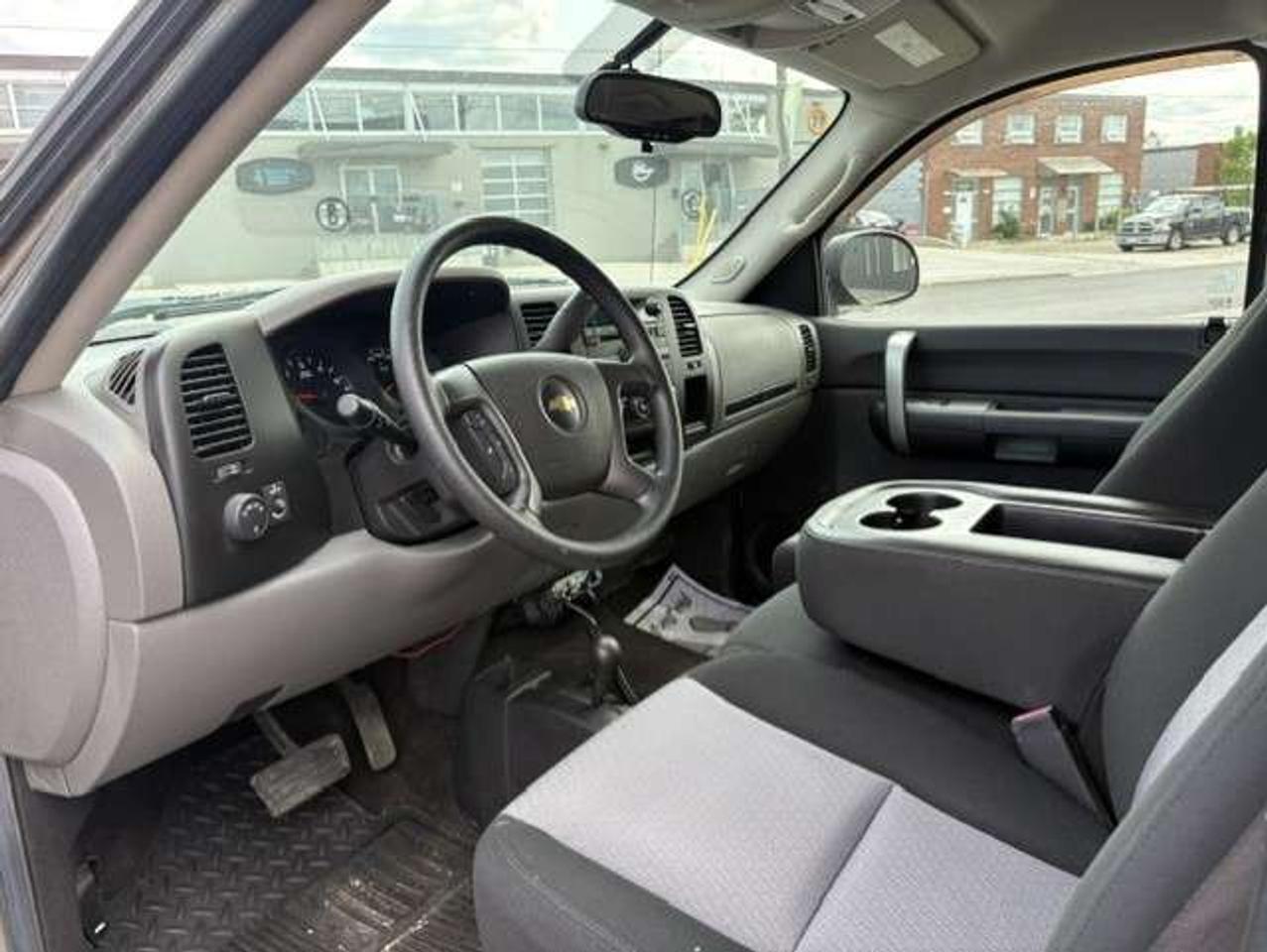 2009 Chevrolet 1500 LS 4WD Ext Cab ONLY 65,000KM-1 OWNER-CERTIFIED! Photo