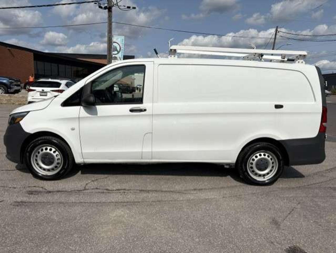 2018 Mercedes-Benz Metris Cargo Van 128 WB **RACKS-DIVIDER-NO WINDOWS-CERTIFIED** Photo