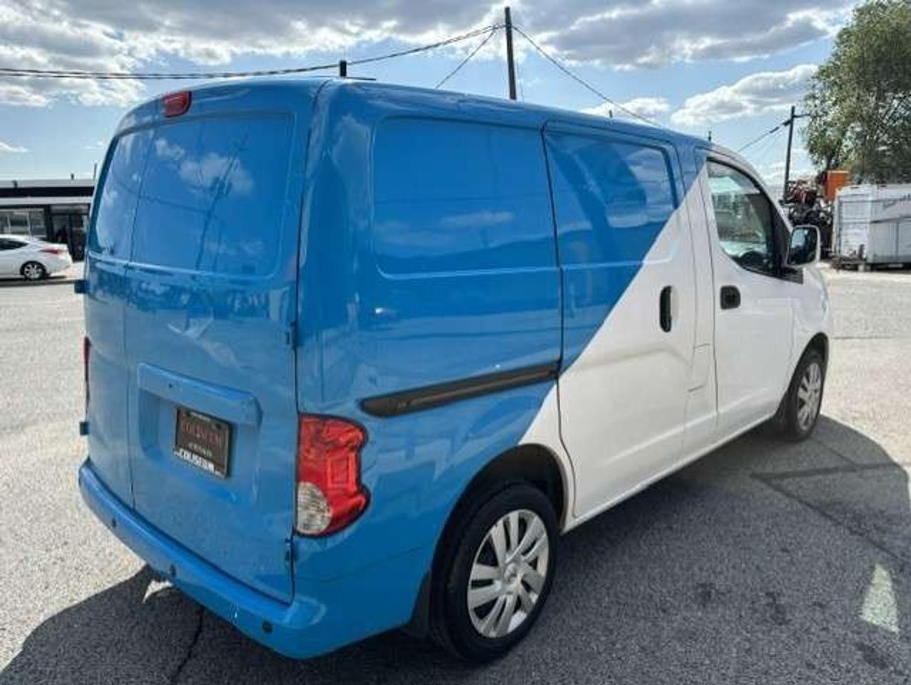 2017 Nissan NV200 SV **1 OWNER-SHELVES-DIVIDER-NO ACCIDENTS** Photo