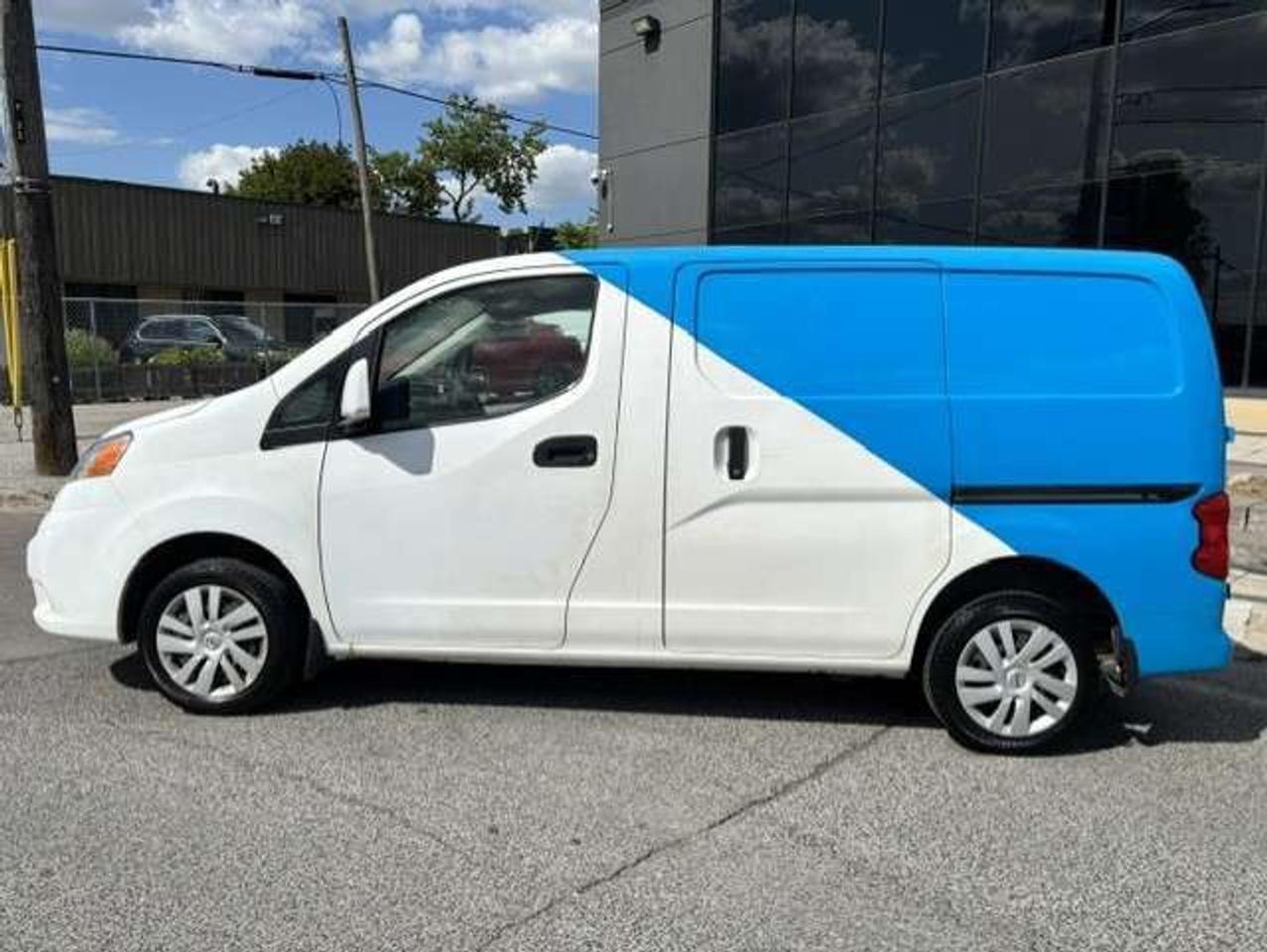 2017 Nissan NV200 SV **1 OWNER-SHELVES-DIVIDER-NO ACCIDENTS** Photo