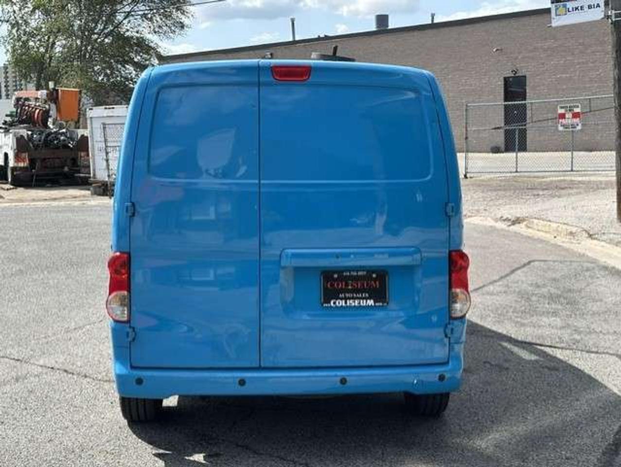 2017 Nissan NV200 SV **1 OWNER-SHELVES-DIVIDER-NO ACCIDENTS** Photo