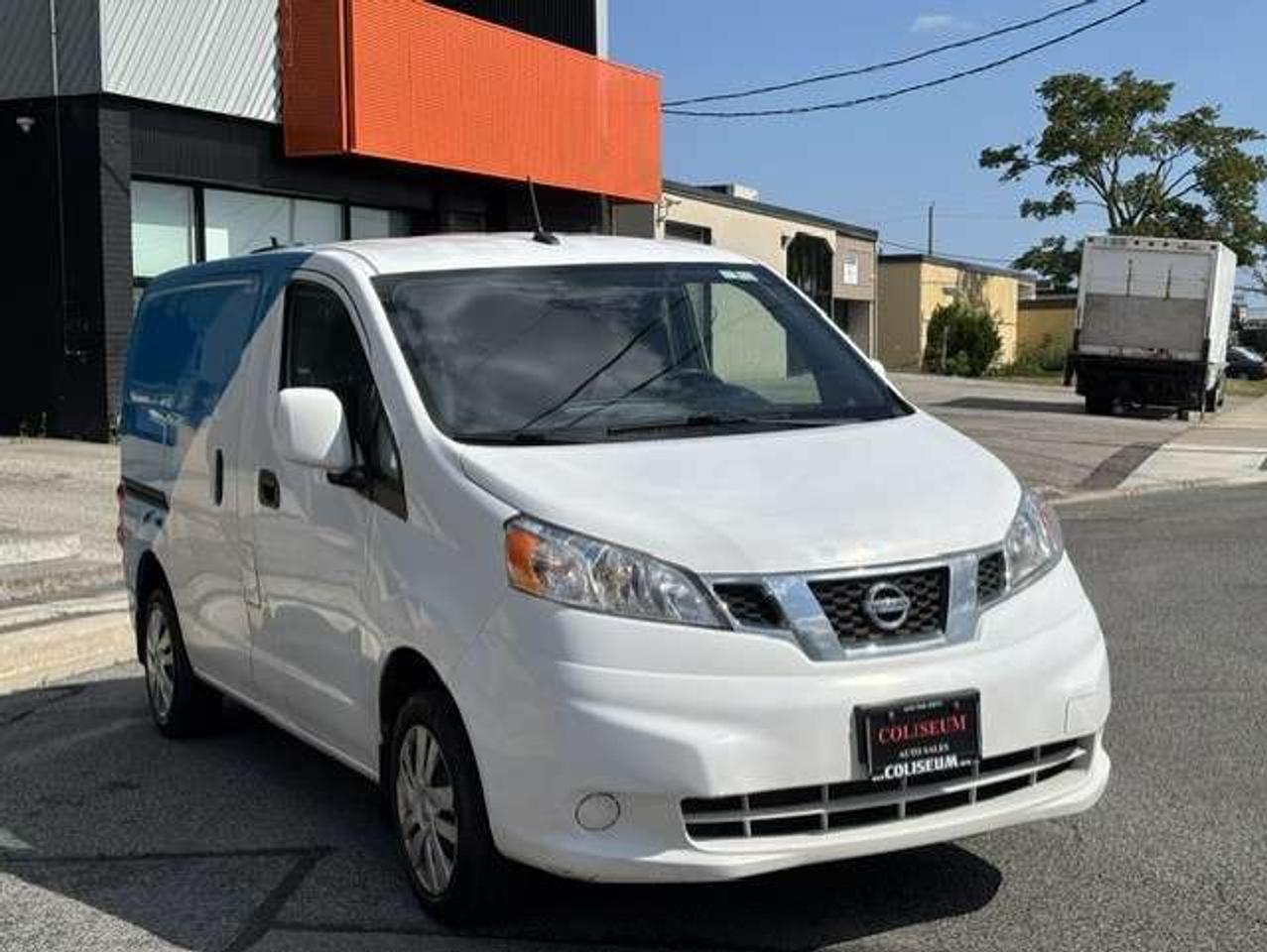 2017 Nissan NV200 SV **1 OWNER-SHELVES-DIVIDER-NO ACCIDENTS** Photo