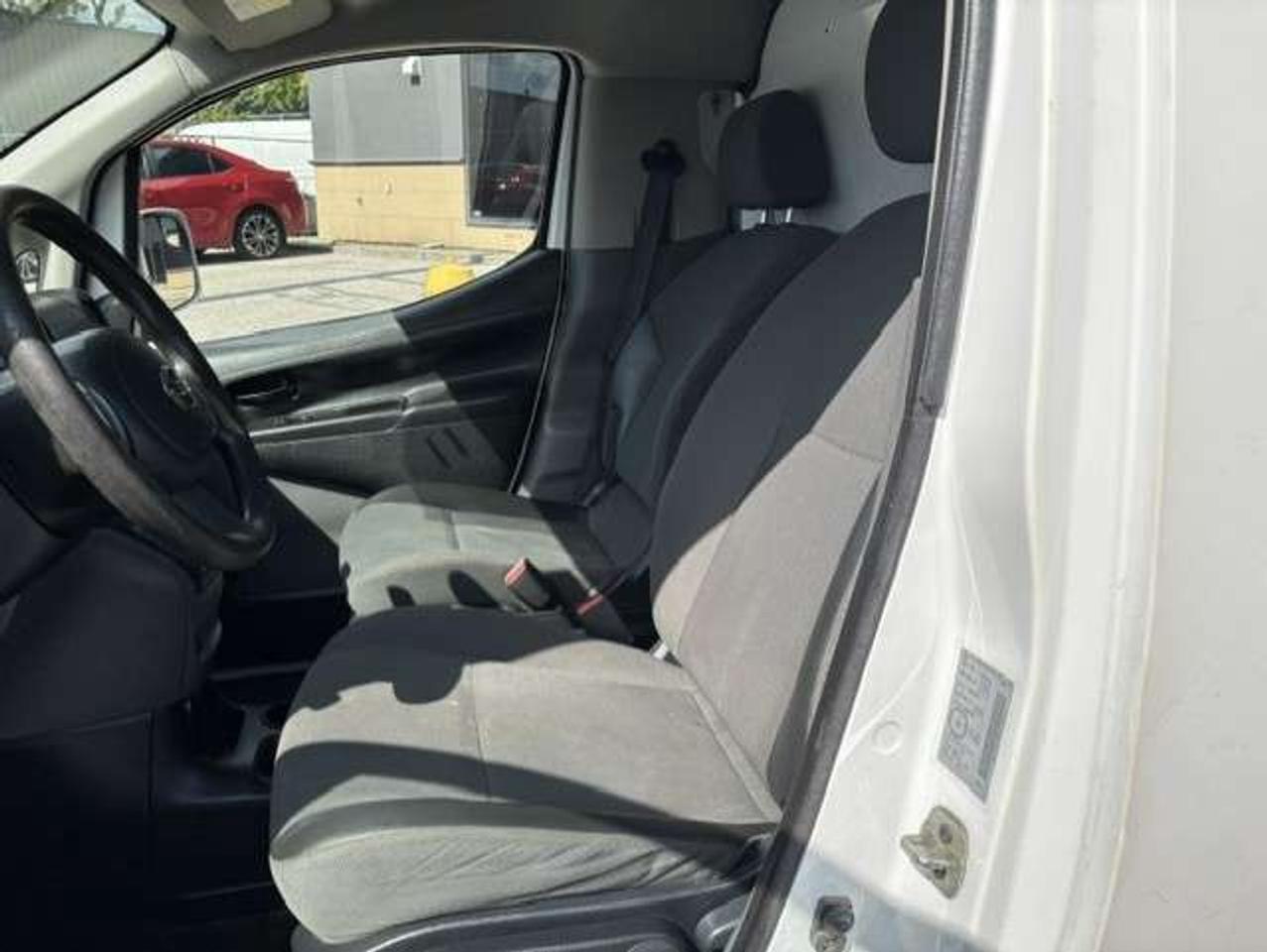 2017 Nissan NV200 SV **1 OWNER-SHELVES-DIVIDER-NO ACCIDENTS** Photo