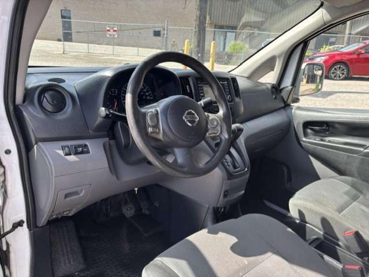 2017 Nissan NV200 SV **1 OWNER-SHELVES-DIVIDER-NO ACCIDENTS** Photo