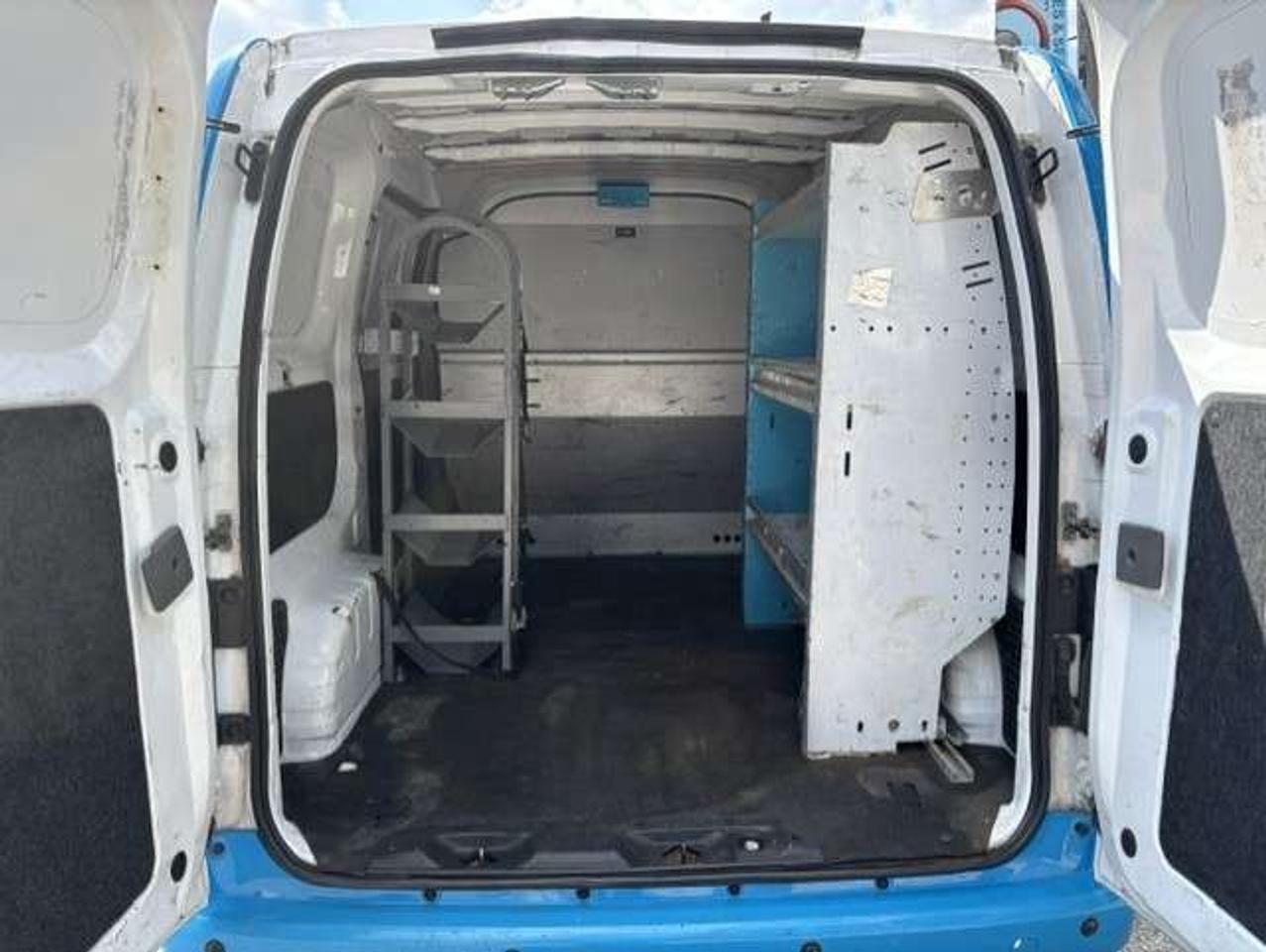 2017 Nissan NV200 SV **1 OWNER-SHELVES-DIVIDER-NO ACCIDENTS** Photo