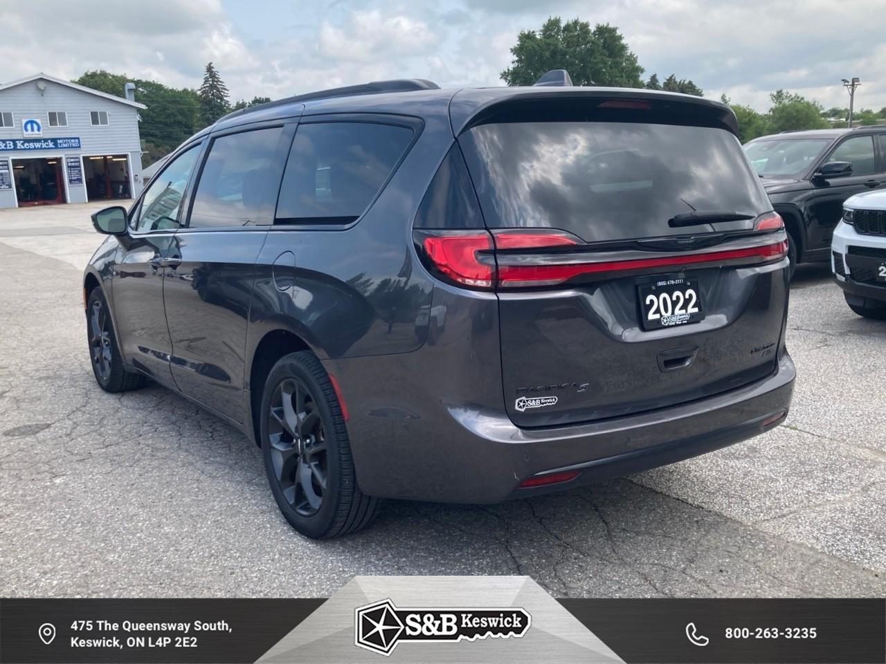 2022 Chrysler Pacifica Limited All-Wheel Drive Passenger Van Photo